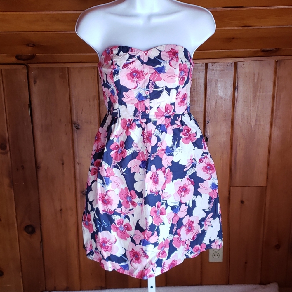 Strapless floral dress with pockets